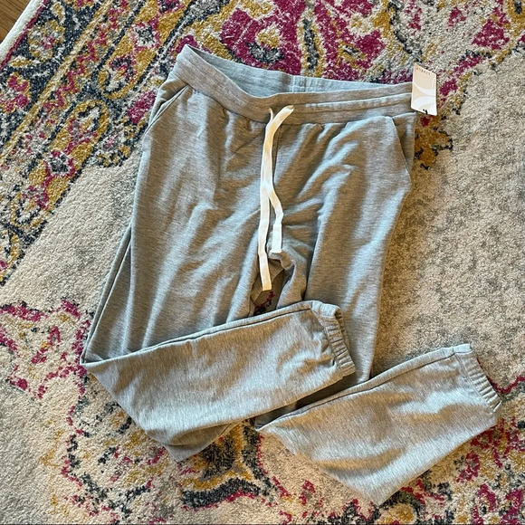 NWT Lively The Terry-Soft Jogger in Heather Grey Size Small - Picture 8 of 8